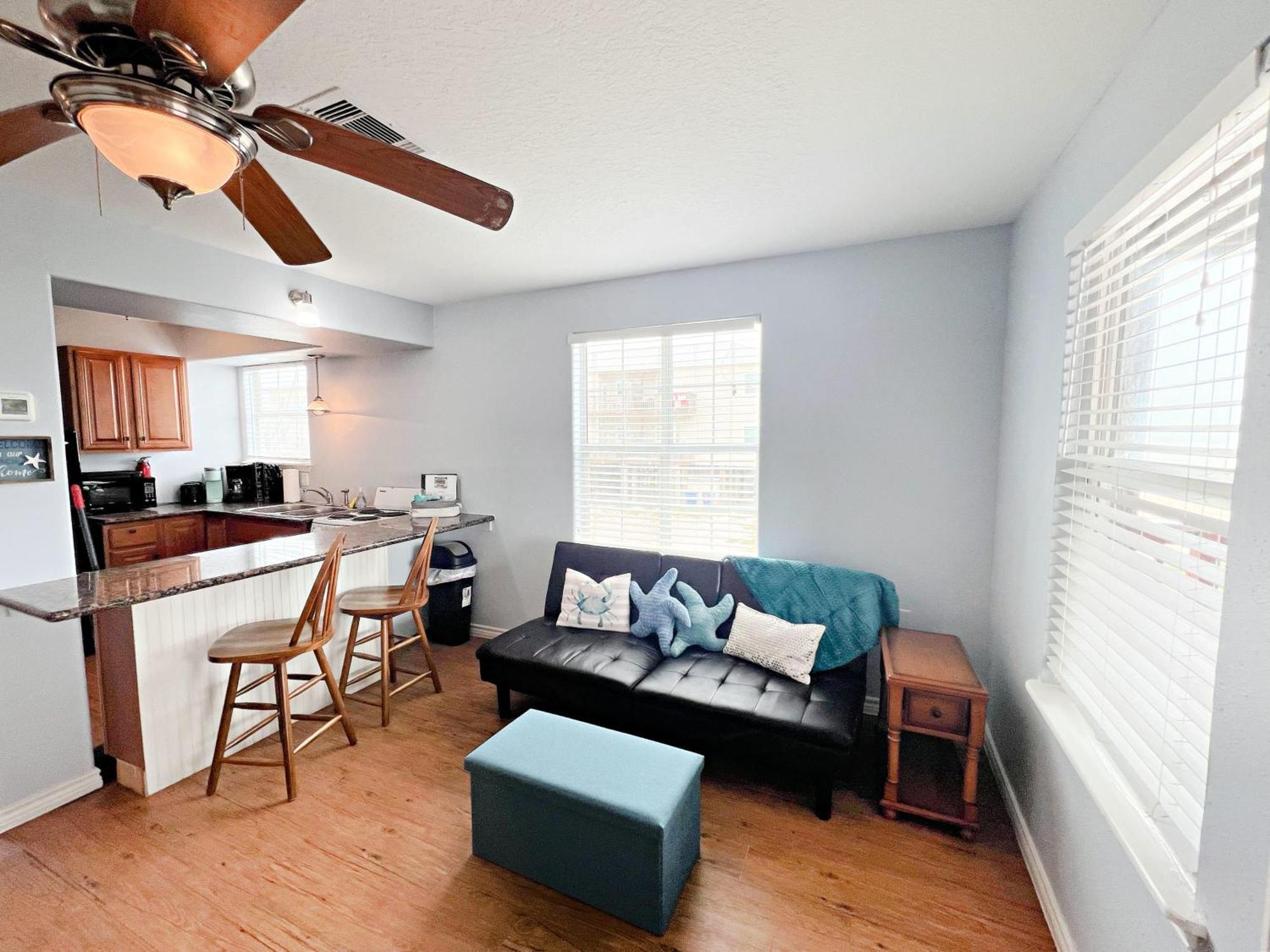 Unobstructed Oceanfront Sea Turtle Unit 2 Beach Pad! Surfside Beach Buitenkant foto