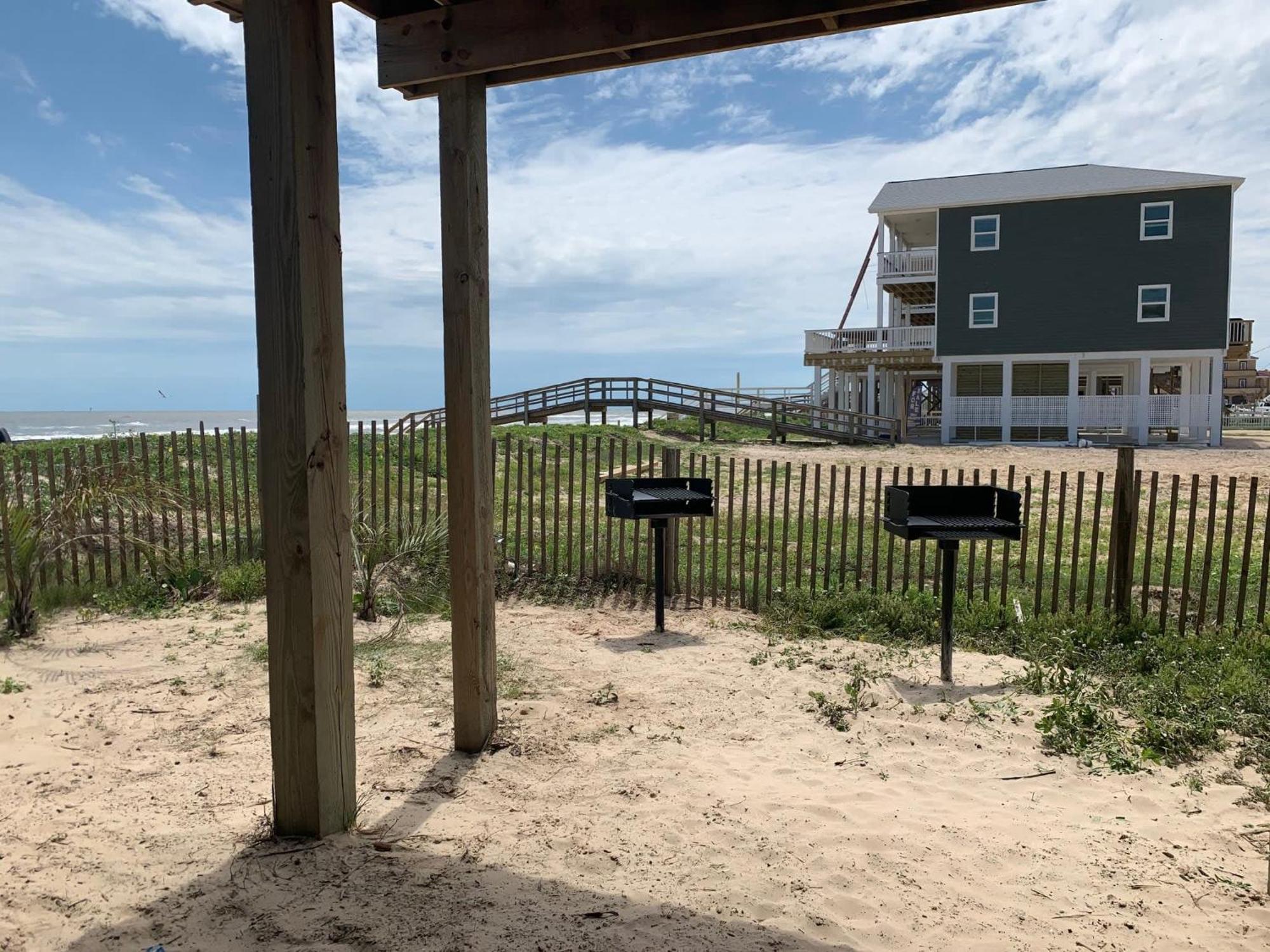 Unobstructed Oceanfront Sea Turtle Unit 2 Beach Pad! Surfside Beach Buitenkant foto